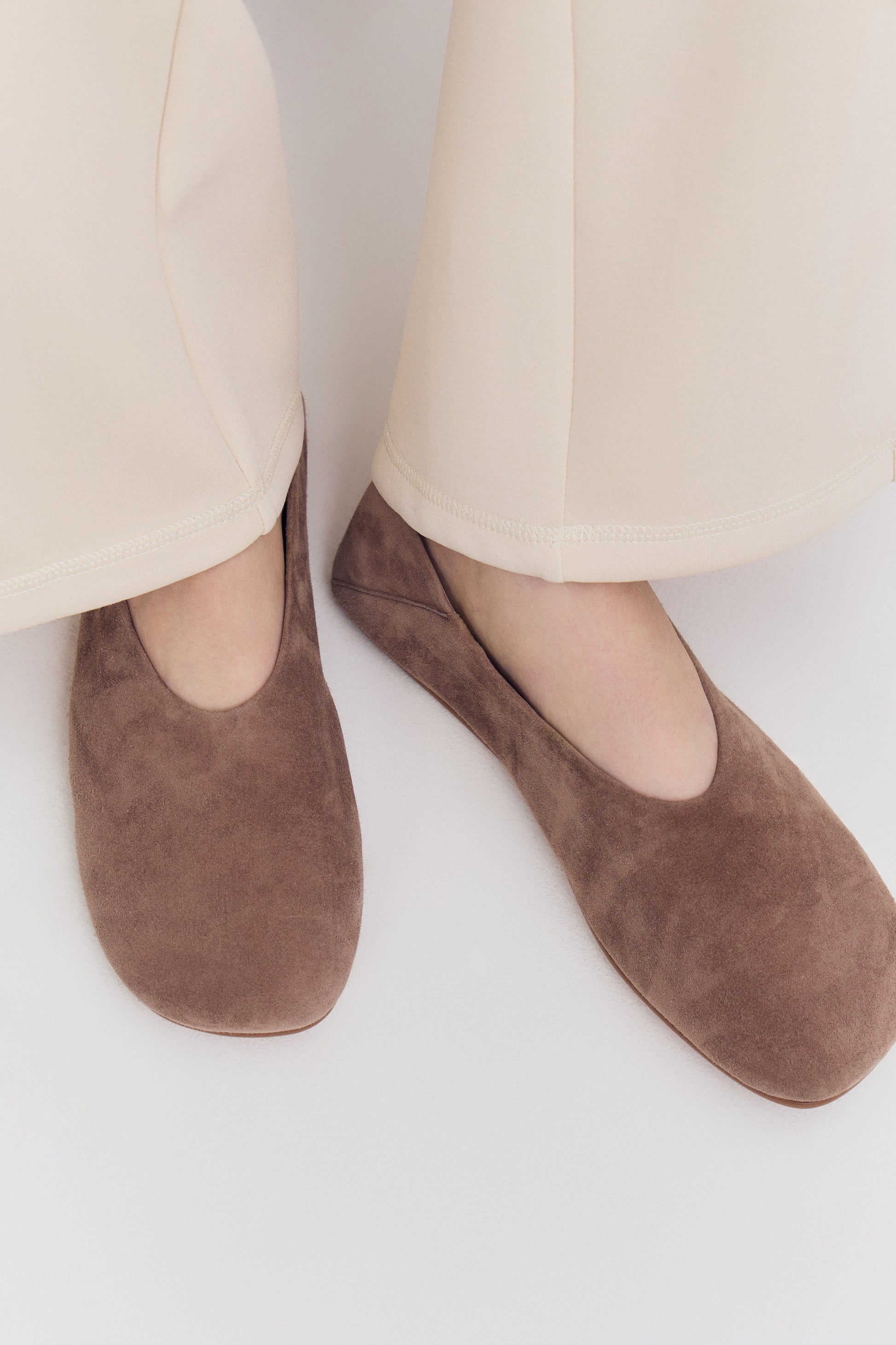 DARK BEIGE