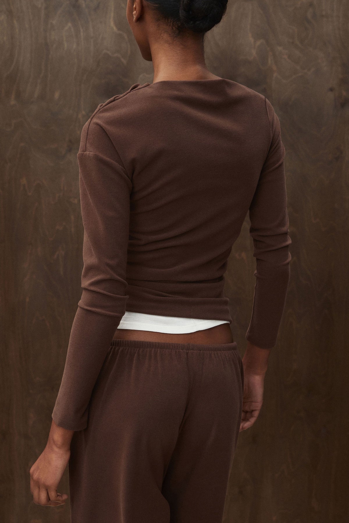DARK BROWN