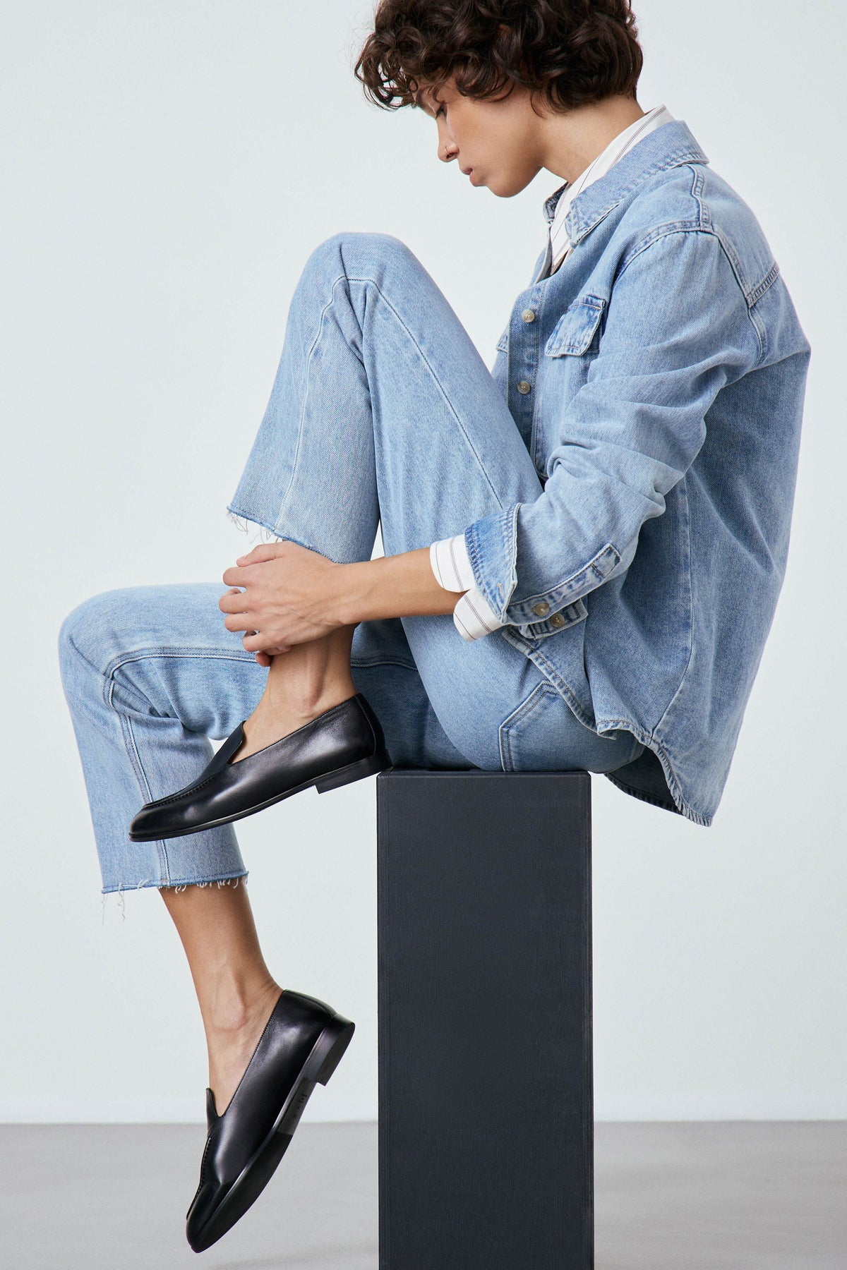 ANTIQUE BLUE