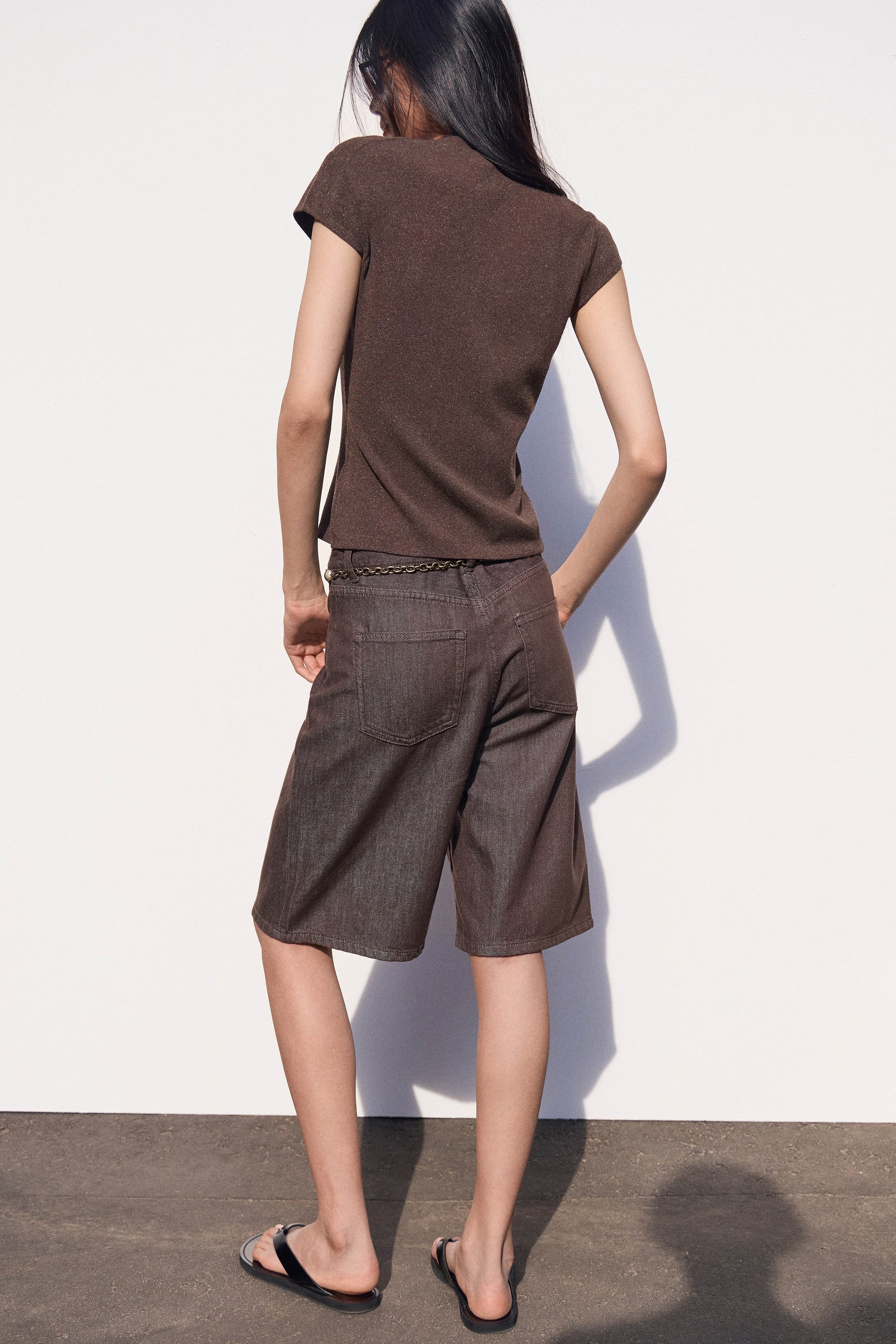 DARK BROWN