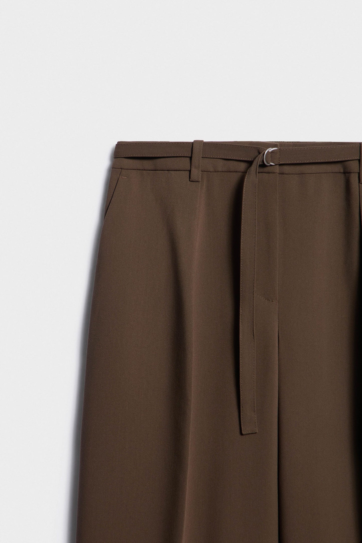 DARK BROWN